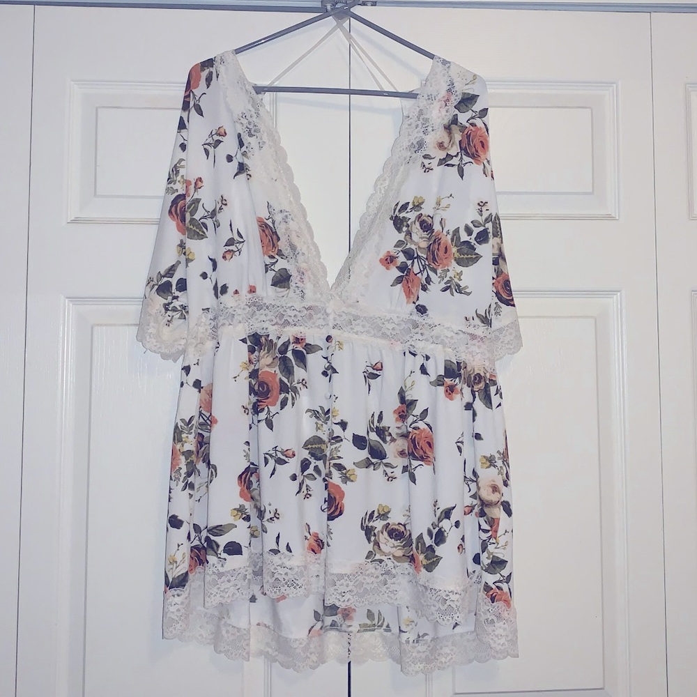 Rue 21 - Floral Laced Plus size Top